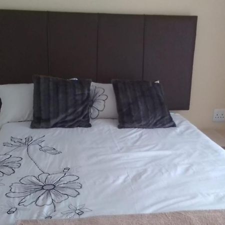 The Glory House Hotel Албертън Екстериор снимка